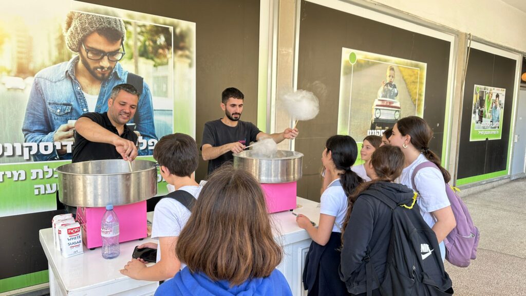 דוכן צמר גפן מתוק, שיערות סבתא