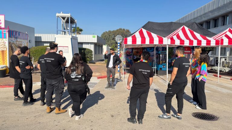 צוות מעטפת אירועים באירוע פורים