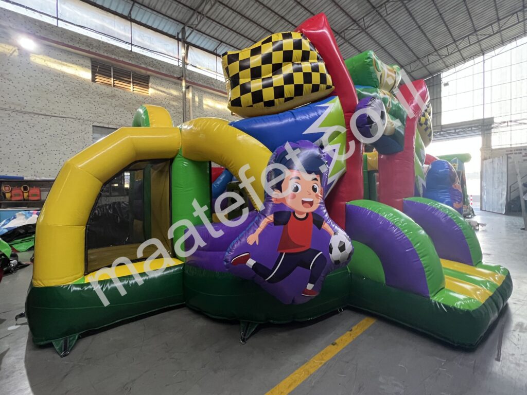 מתנפח פארק כדורגל 10
